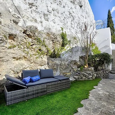 Sleeps 6 With Pool And Air Con Villa *