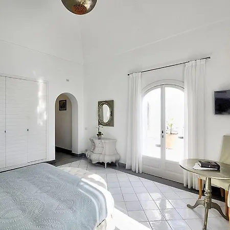 Villa Sleeps 6 With Pool And Air Con Praiano