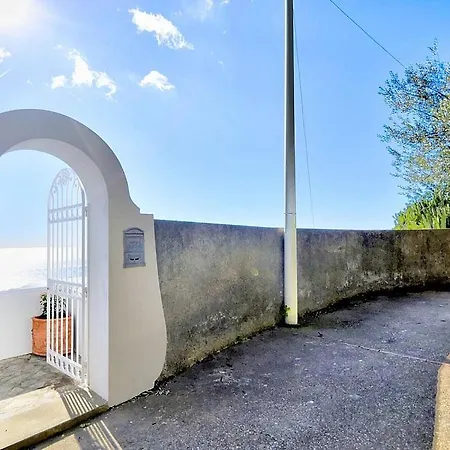 Sleeps 6 With Pool And Air Con