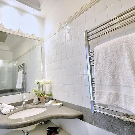Sleeps 6 With Pool And Air Con Villa *