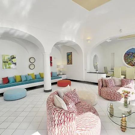Sleeps 6 With Pool And Air Con * Praiano