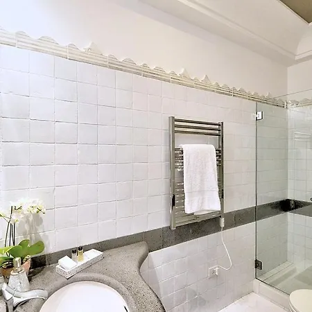 Villa Sleeps 6 With Pool And Air Con